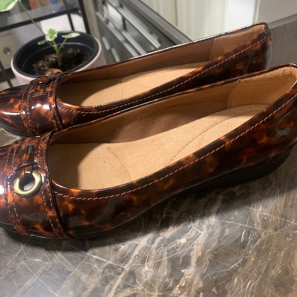 Clarks Collection Propose Spire Womens Tortoiseshell Patent Leather Flats - Picture 2 of 7